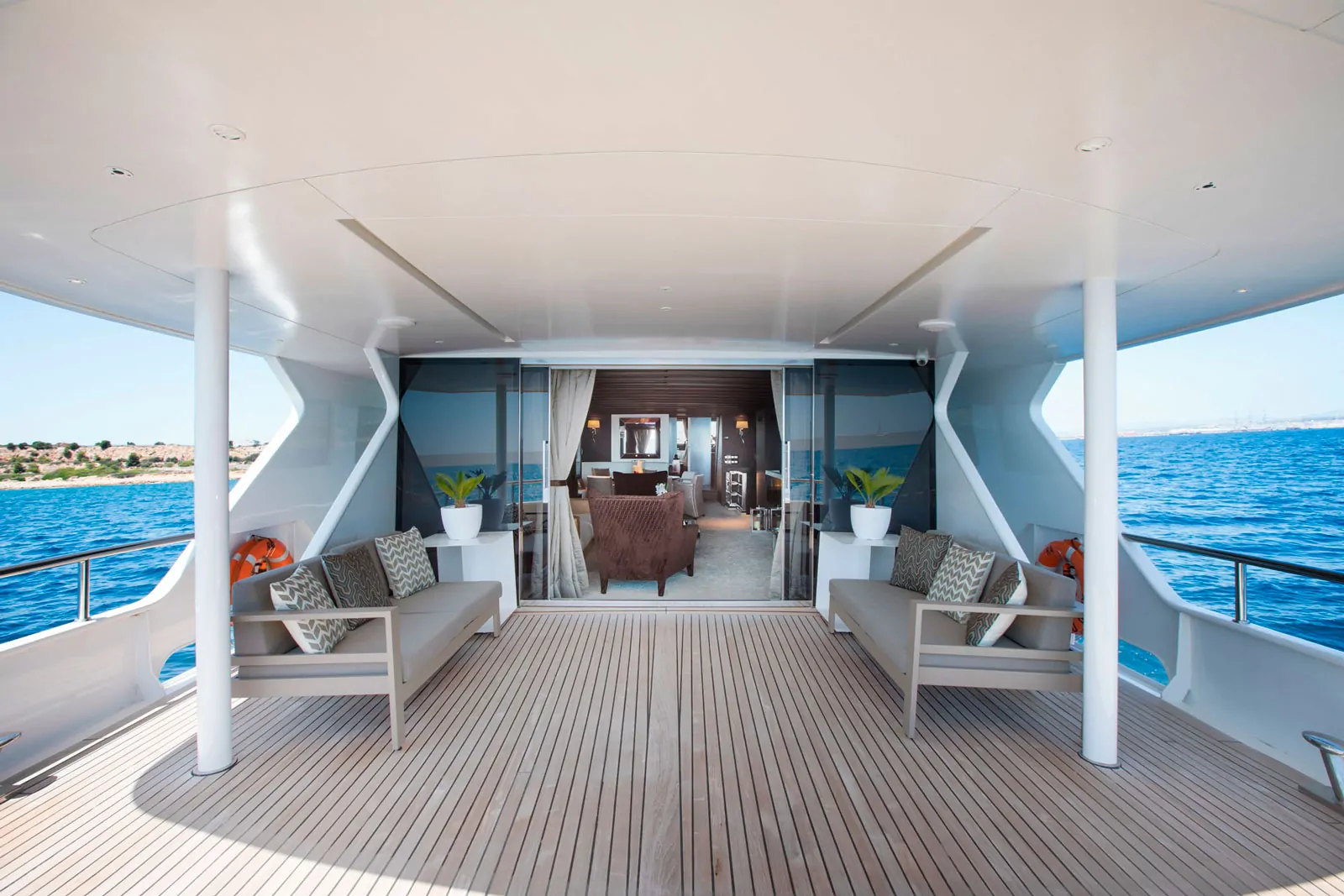 Interior elegante del yate